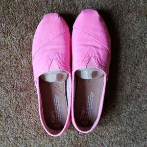 LIKE NEW Hot Pink Toms